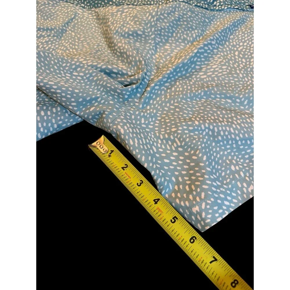 Chubbies Men's 32” Waist 6” Inseam Blue Pastel Patterned Swim Trunk Shorts